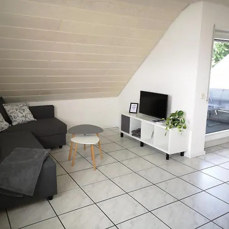Familien-Ferienwohnung: Messe-Nähe mit Balkon und Parkplatz am Bodensee Meckenbeuren Exterior photo