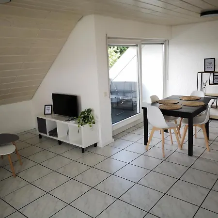 Familien-Ferienwohnung: Messe-Nähe mit Balkon und Parkplatz am Bodensee Meckenbeuren Exterior photo