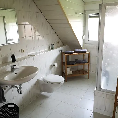 Familien-Ferienwohnung: Messe-Nähe mit Balkon und Parkplatz am Bodensee Meckenbeuren Exterior photo