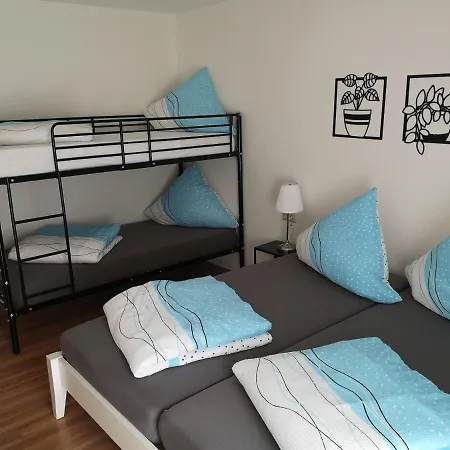 Familien-Ferienwohnung: Messe-Nähe mit Balkon und Parkplatz am Bodensee Meckenbeuren Exterior photo