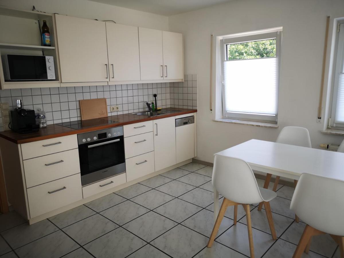 Familienfreundliche Mit Wohlfühlbalkon Und Kostenlosem Parkplatz * Meckenbeuren